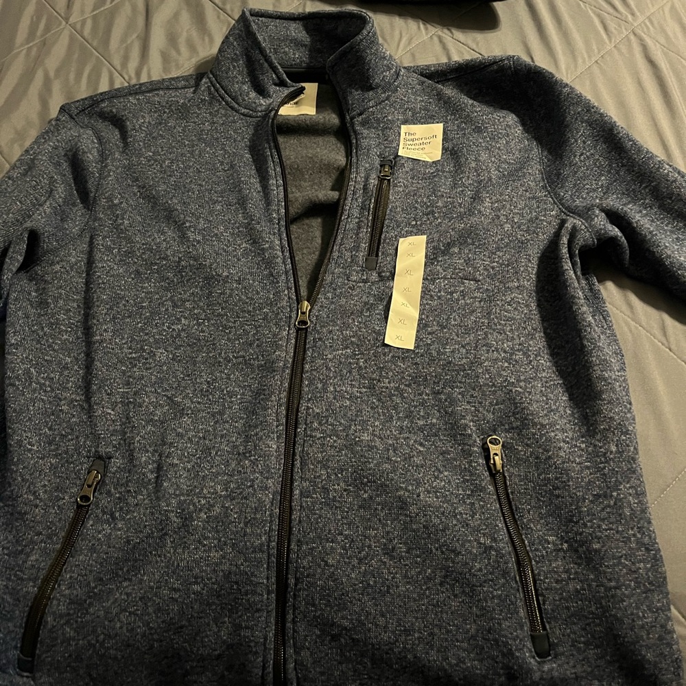 Men’s XL blue zip up sweater new with tags**